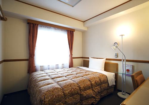 東横ＩＮＮ岡山駅西口広場 2