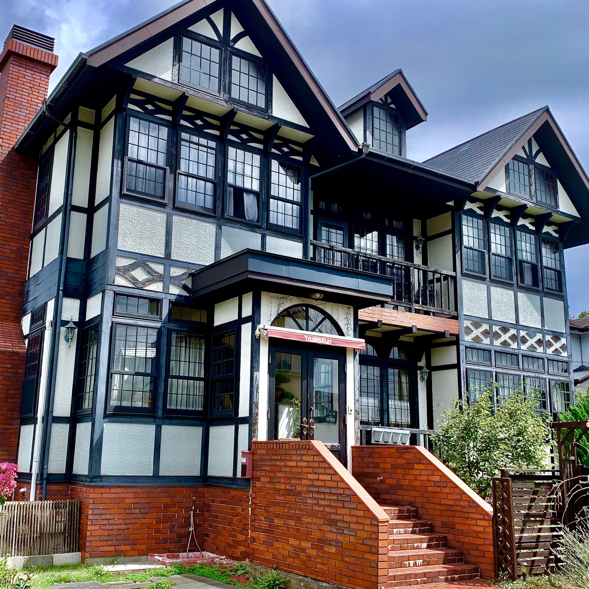 ワンちゃんと泊まれるブリティッシュスタイルのプチホテル　Ｔｙｌｅｒ’ｓ　Ｆｌａｔ－タイラーズフラット