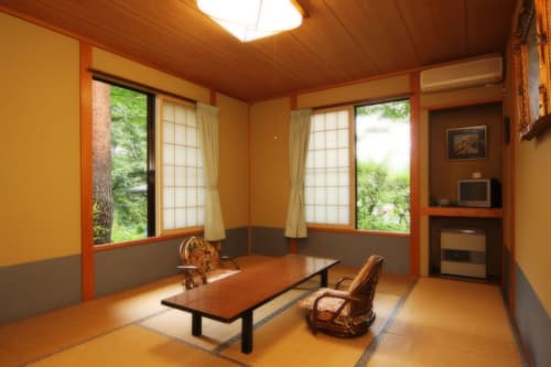 塩原温泉　創作料理と源泉掛け流しの宿　本陣 2