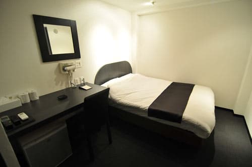 ＨＯＴＥＬ　ＲＯＣＫＳ新宿 2