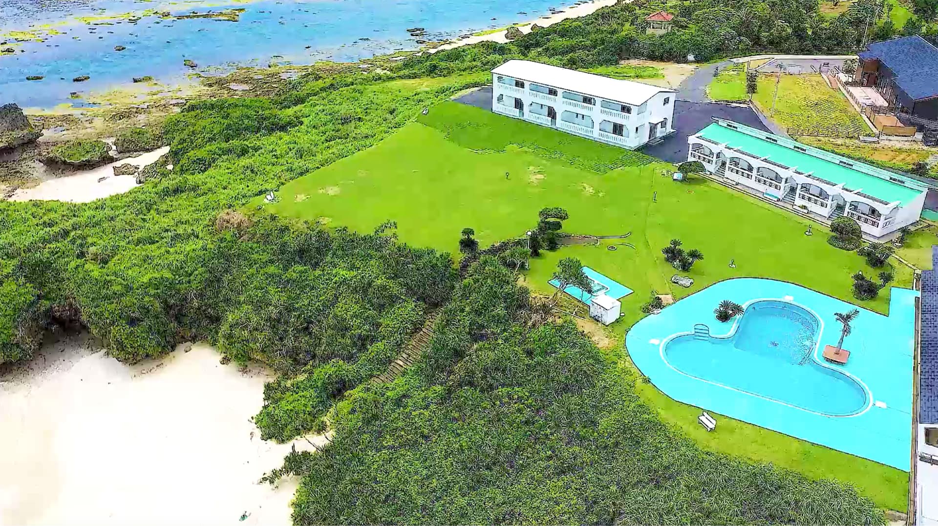 徳之島リゾートホテル&オフィス <徳之島>