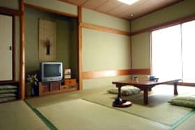 伊東宇佐美温泉　美味海鮮と宝石露天風呂の宿　民宿ふかべ 2