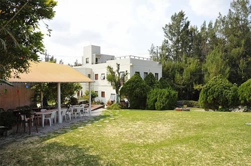 希望ヶ丘ペンション研修館１号館　白い館