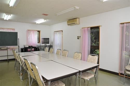 希望ヶ丘ペンション研修館１号館　白い館 2