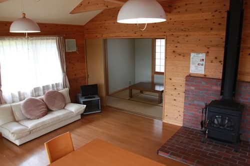 山村体験宿泊施設　けいしょう館　せせらぎコテージ 2