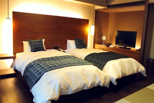 絹の渓谷　碧流 2