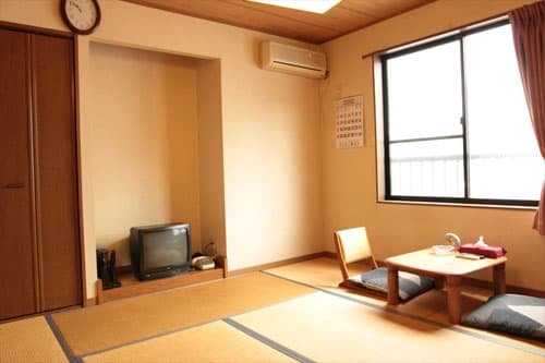 ビジネス旅館　森本 2