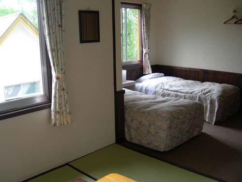 白樺湖畔・天然温泉の小さな宿　サワ・ルージュ 2