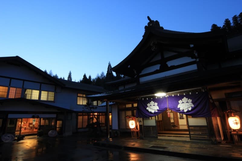 旧本坊　久山館