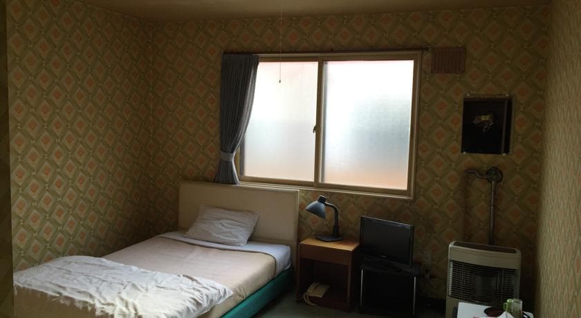 ビジネスホテル幸楽 2