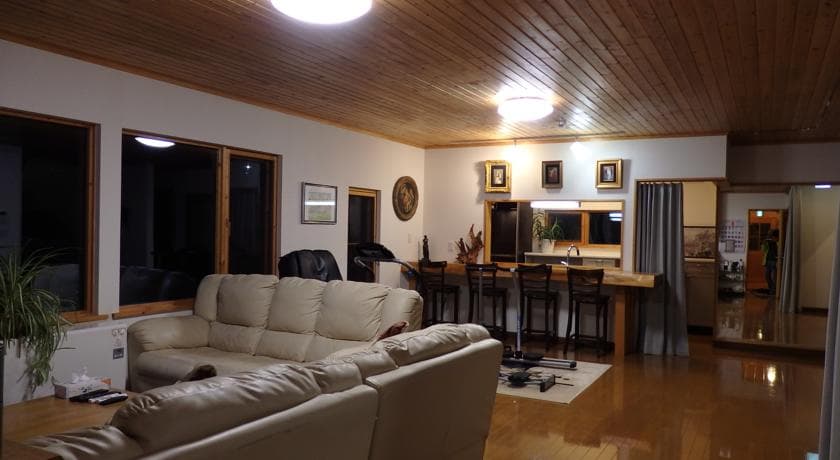 Ｒｉｔｚ　Ｇａｒｄｅｎ　Ｎｉｊｉ（旧：ペンション　虹） 2