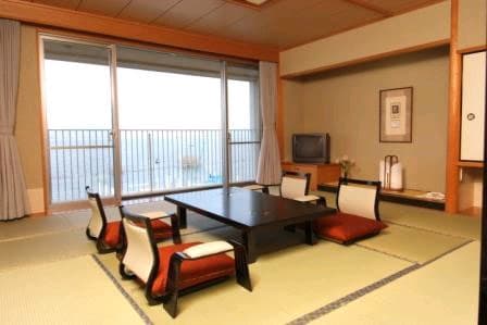 ＫＫＲホテルびわこ（国家公務員共済組合連合会びわこ保養所） 2