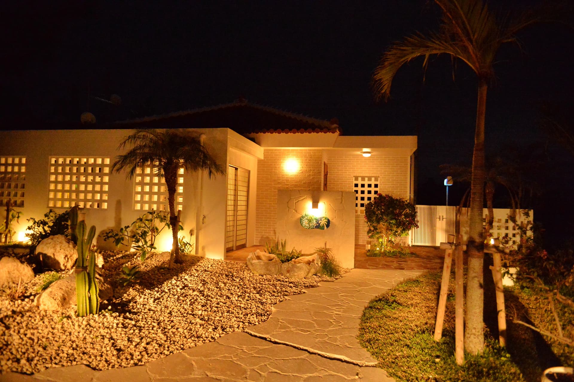 ペンション 玉い家〜<古宇利島>