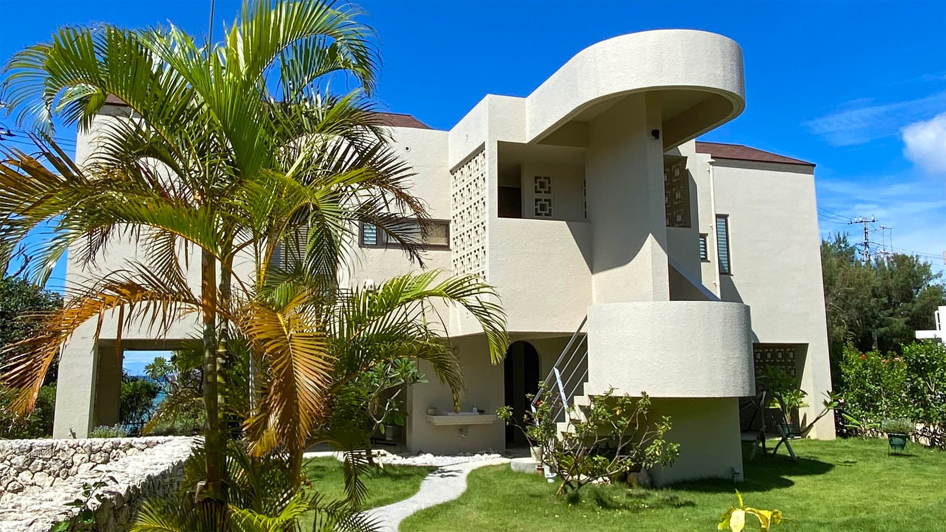 アカバナーイン