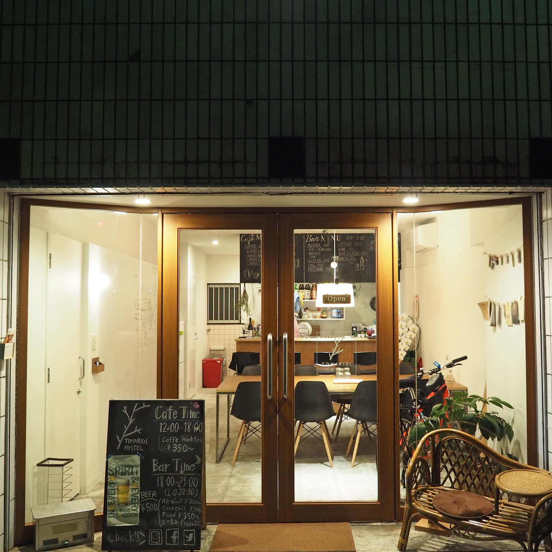 ＴＯＭＡＲＩＧＩ　ＨＯＳＴＥＬ　／　とまり木２階の部屋