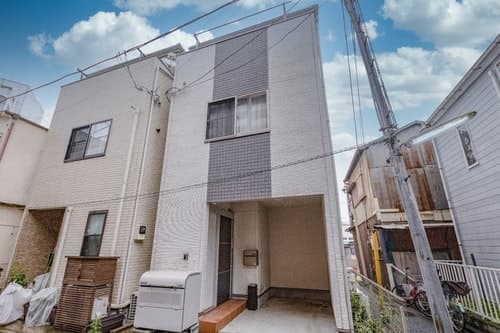 戸建貸切/東向島駅徒歩5分/フルリノベ/スカイツリー6分浅草9分/13名収容 ^