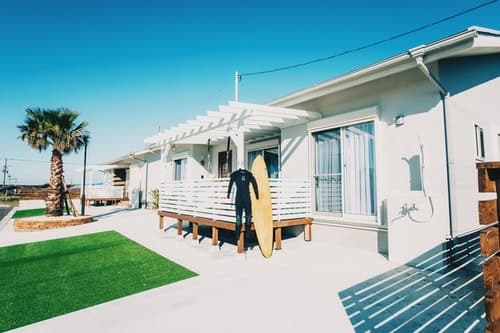 渚の白い家Laguna 新築1棟貸切!BBQ小屋有!光回線Wi-Fi完備 7名宿泊可!! ^