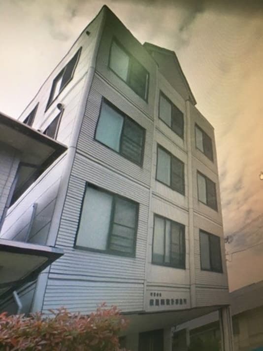 素泊り灯りや ^