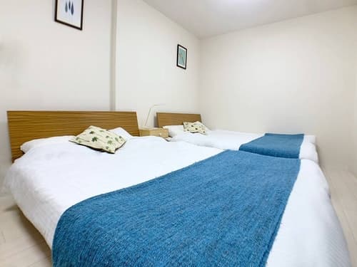 HOTEL AARON west +/民泊