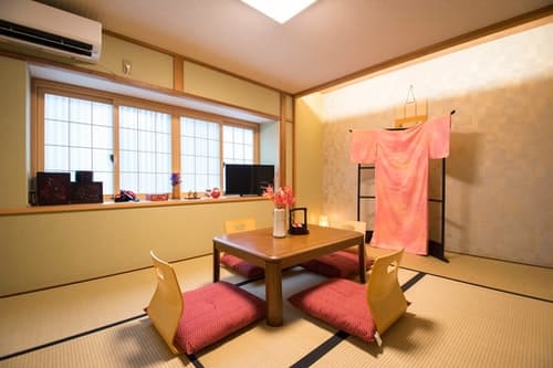 【若草庵】金閣寺・二条城・上七軒へのアクセス良好！一日一組限定の一棟貸し宿　＾