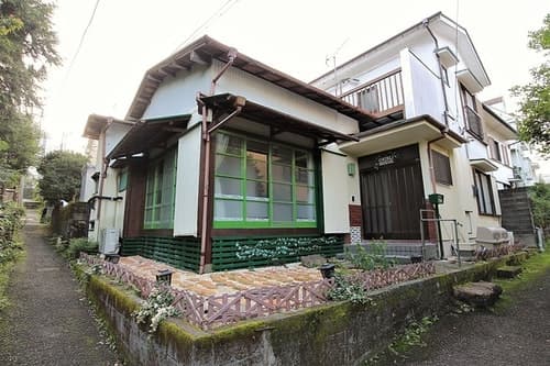 強羅駅前のジブリ風一軒家。観光拠点に最適! 'Forest Villa Hakone' ^