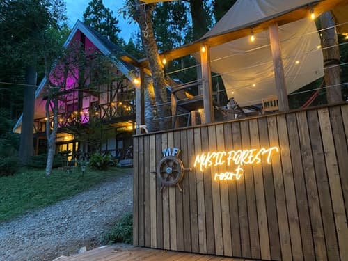 ＭＵＳＩＣ　ＦＯＲＥＳＴ貸別荘とキャンプ場／民泊