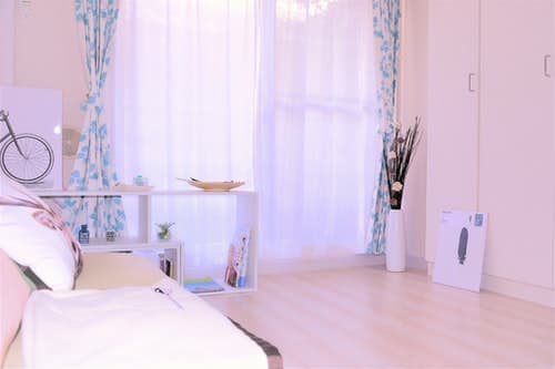 下北沢駅６０秒！新宿まで７分＊渋谷まで４分＊の最高立地、スタイリッシュの部屋！（Ｗｉ－Ｆｉ）　＾