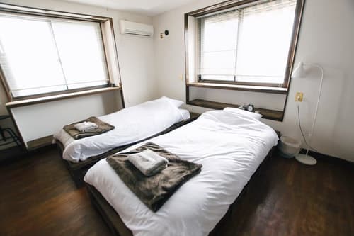 ゲストハウス　ＬＯＯＰ／仲町スナック街　＾