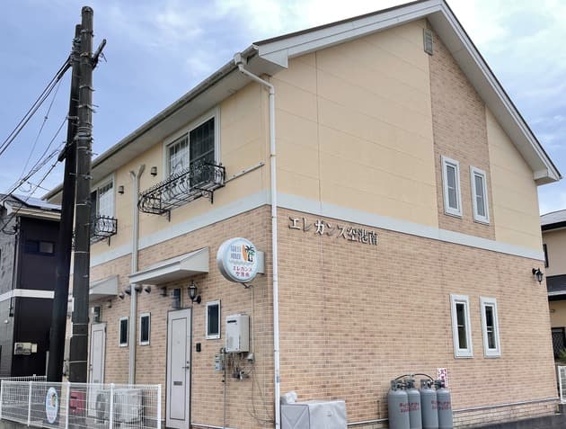 ［エレガンス空港南Ｂ］　駐車場有り　庭付き／民泊