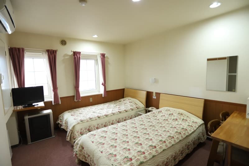 ＣＨＡＬＥＴ　ＢＵＲＬＡＰ　ＦＵＲＡＮＵＩ　（シャーレ　バーラップ　フラヌイ） 2