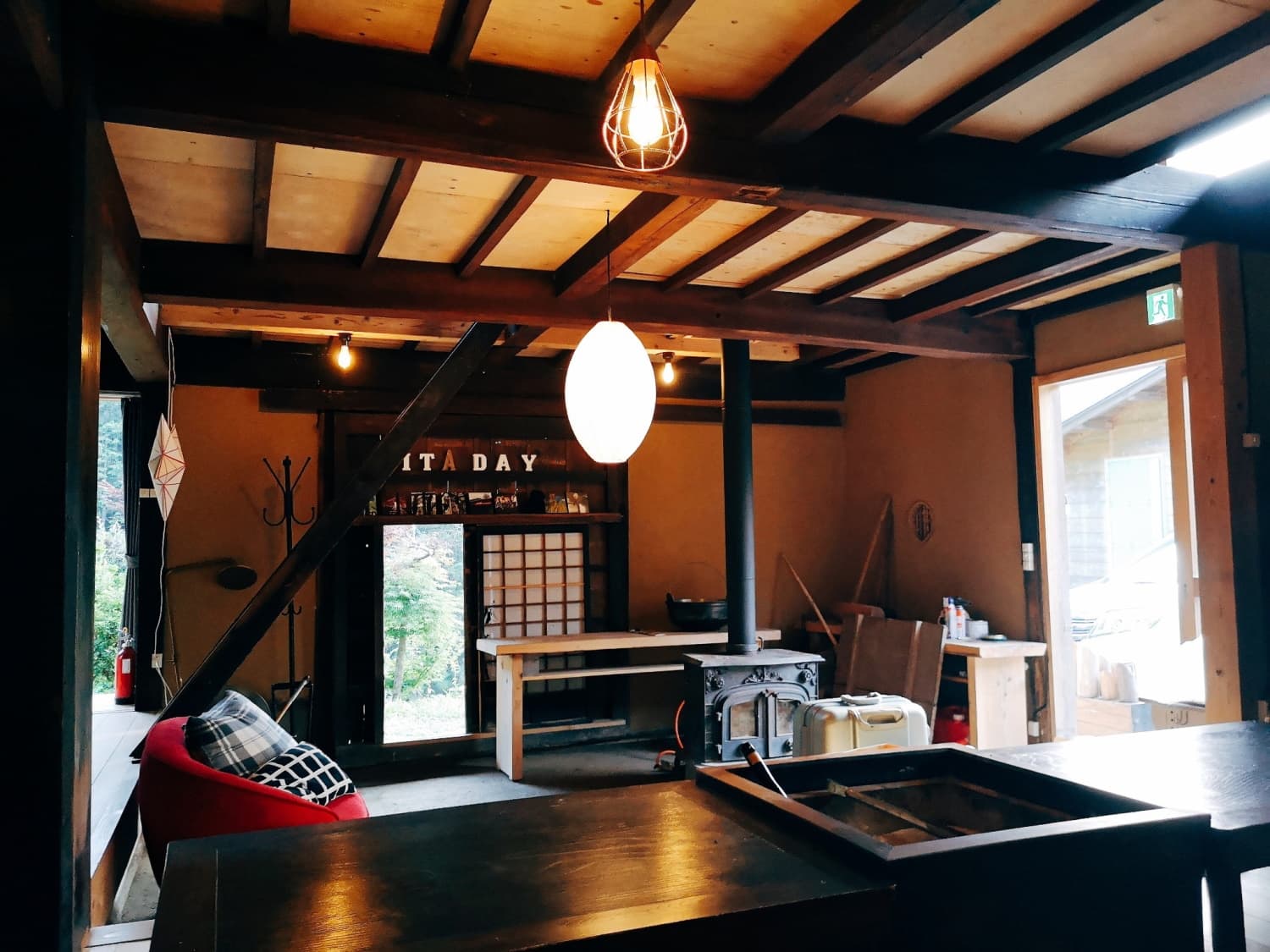 新宿から９０分！里山に浮かぶ一棟貸し・囲炉裏付き古民家宿【西原ｉｆｅ体験宿したで】　＾