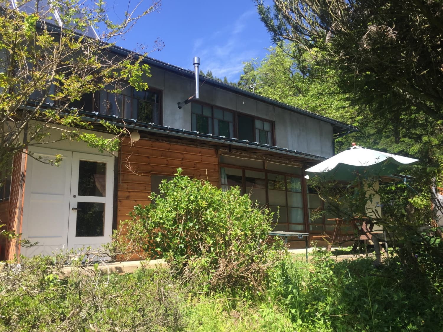 北アルプスを望む自然の中の古民家／民泊