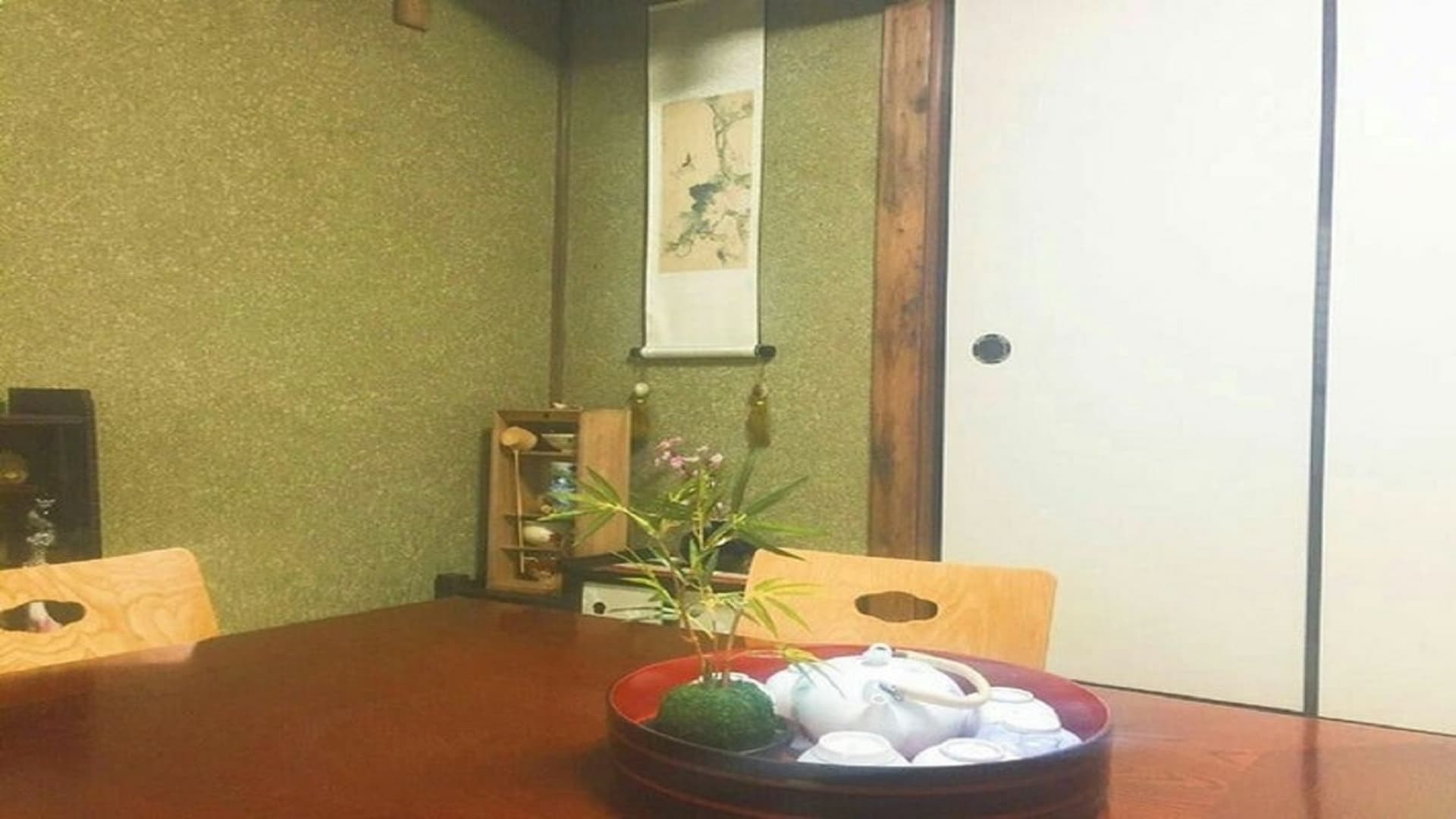 日本式畳、ベッド部屋。難波まで、電車10分。最大6名まで。/民泊