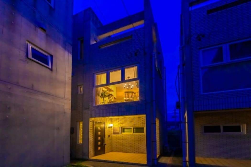 Ｃｈａｒｍｉｎｇ　ｐｒｉｖａｔｅ　ｈｏｕｓｅ　＾