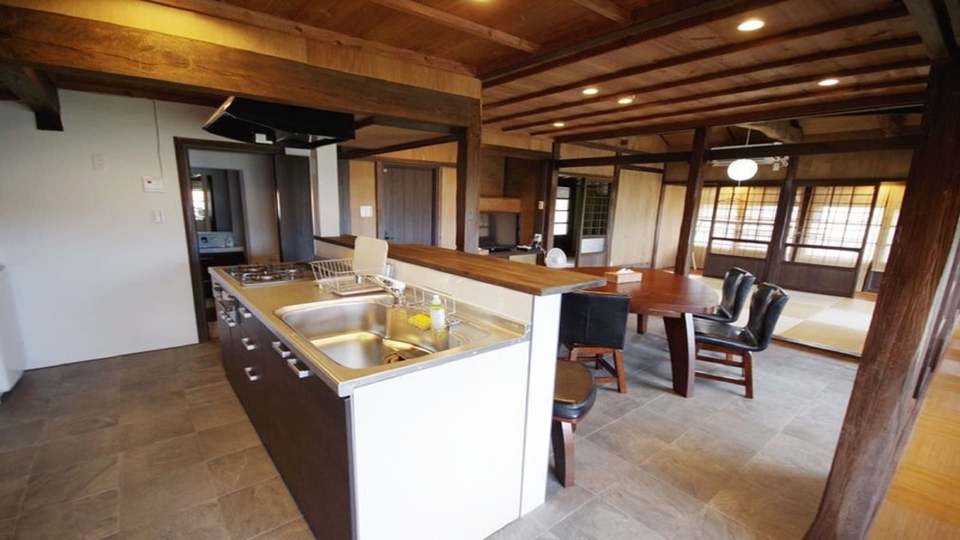 ５名様まで同一料金！！　琉球古民家　和音　＾