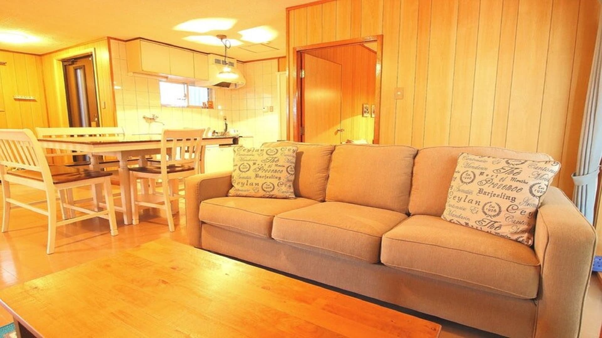 ＳＥＡＳＩＤＥ　ＳＴＲＥＥＴ　ＷＡＬＫ　＾