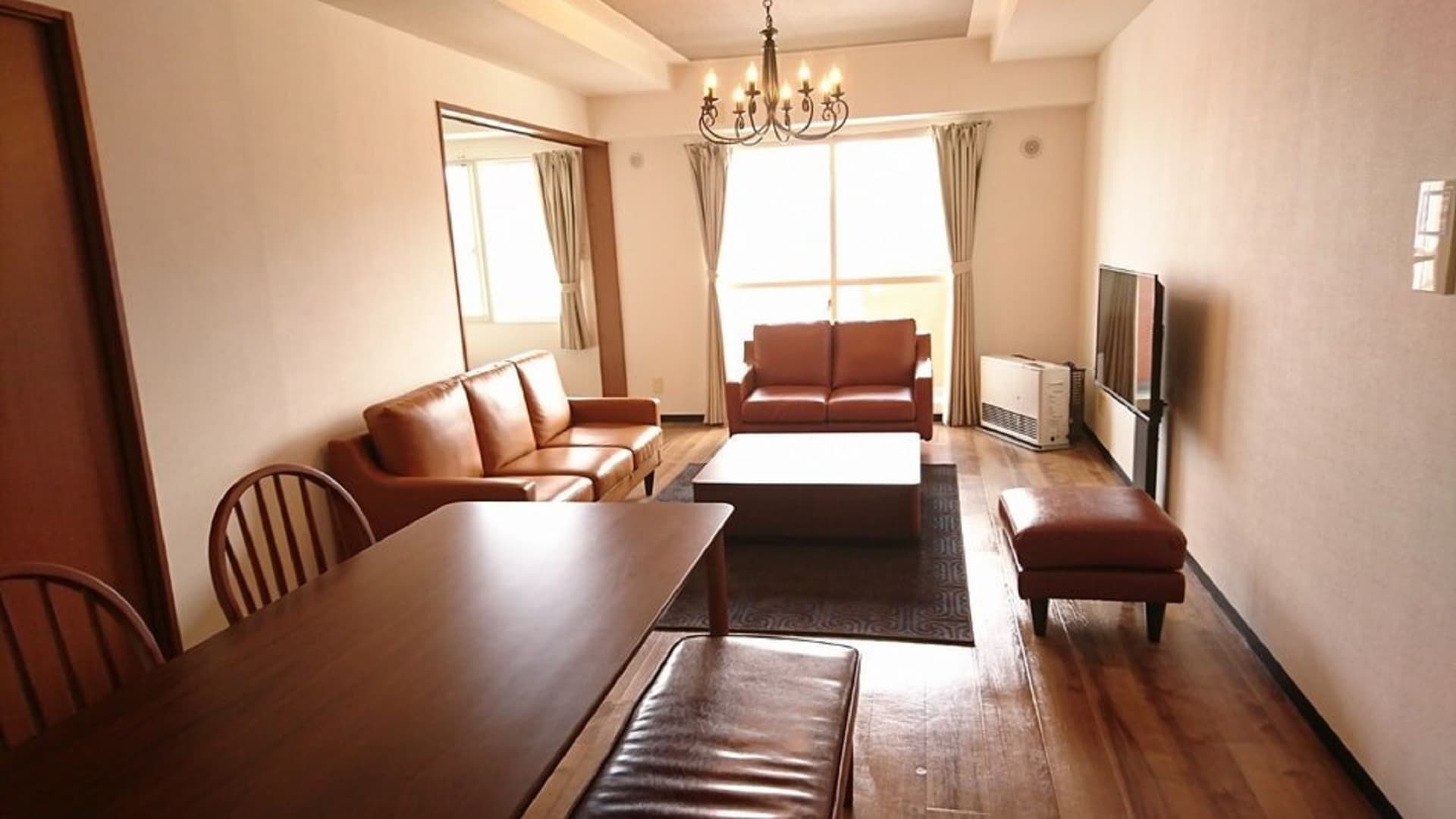 広々リビングルームと３ベッドルーム！マンションの１室をまるごと貸し切り。／民泊