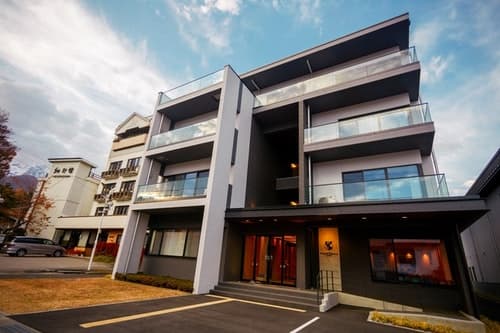 白馬スキー場まで徒歩圏内最高水準の５　つ星アパートメント　＾