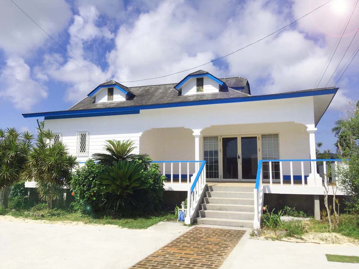 百合ヶ浜ビーチハウス＜与論島＞