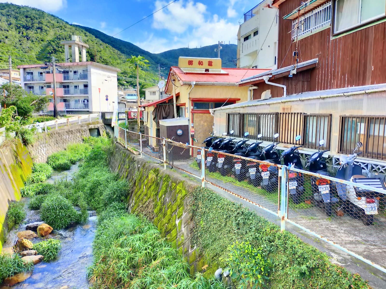 奄美大島ゲストハウス&レンタルバイク「昭和荘」<奄美大島>