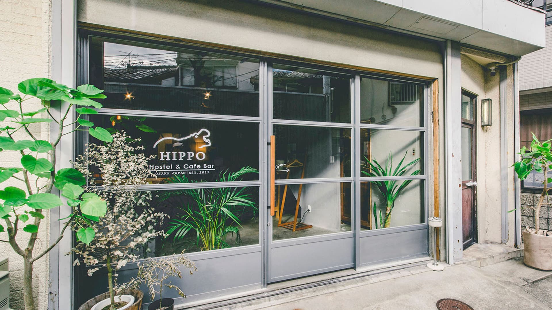 ＨＩＰＰＯ　Ｈｏｓｔｅｌ　＆　Ｃａｆｅ　Ｂａｒ