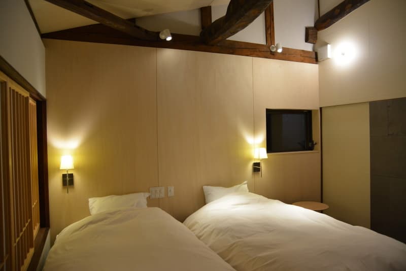 水辺の民家ホテル　カモメとウミネコ 2