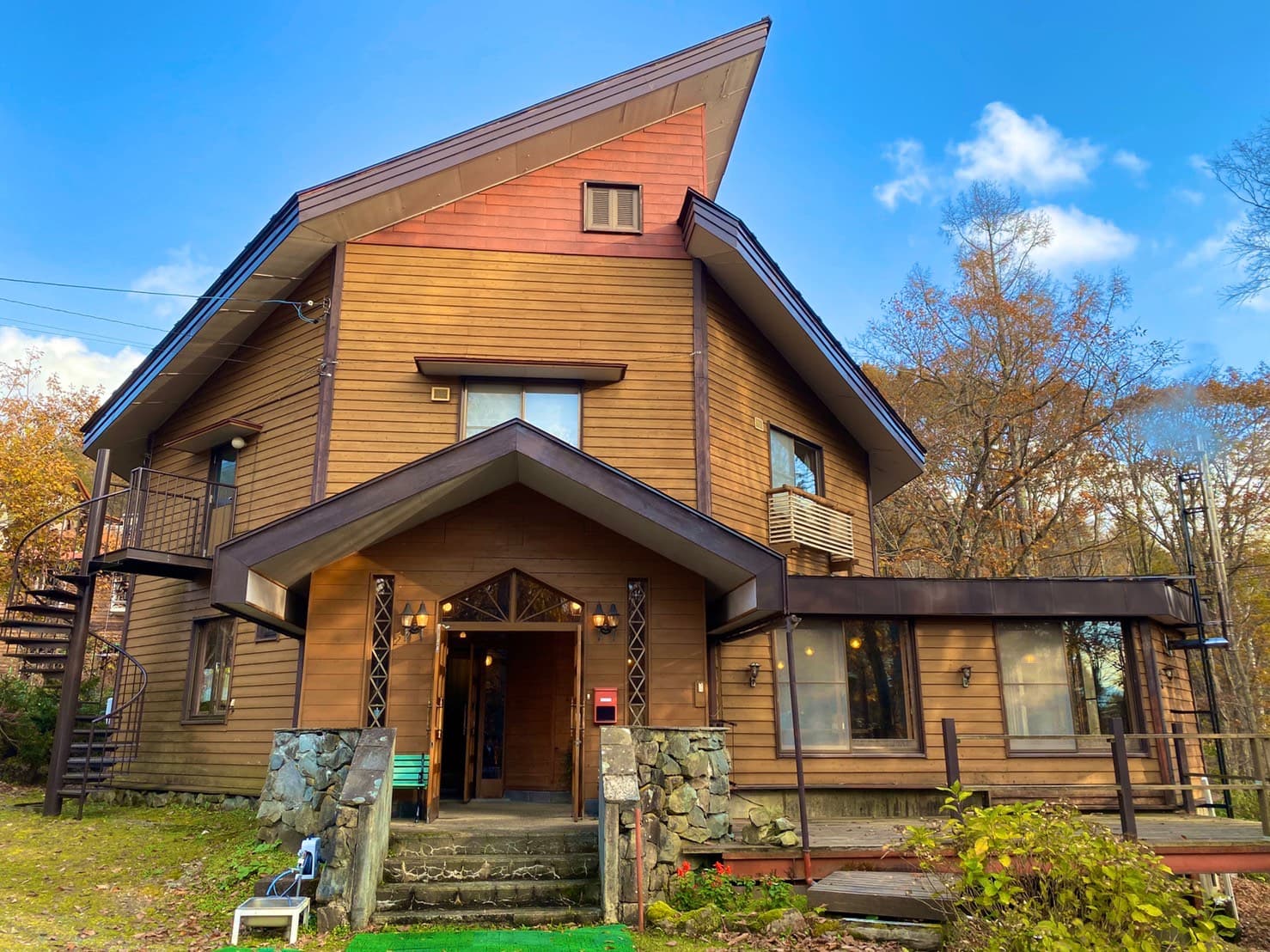 ヒュッテ　ハニカム