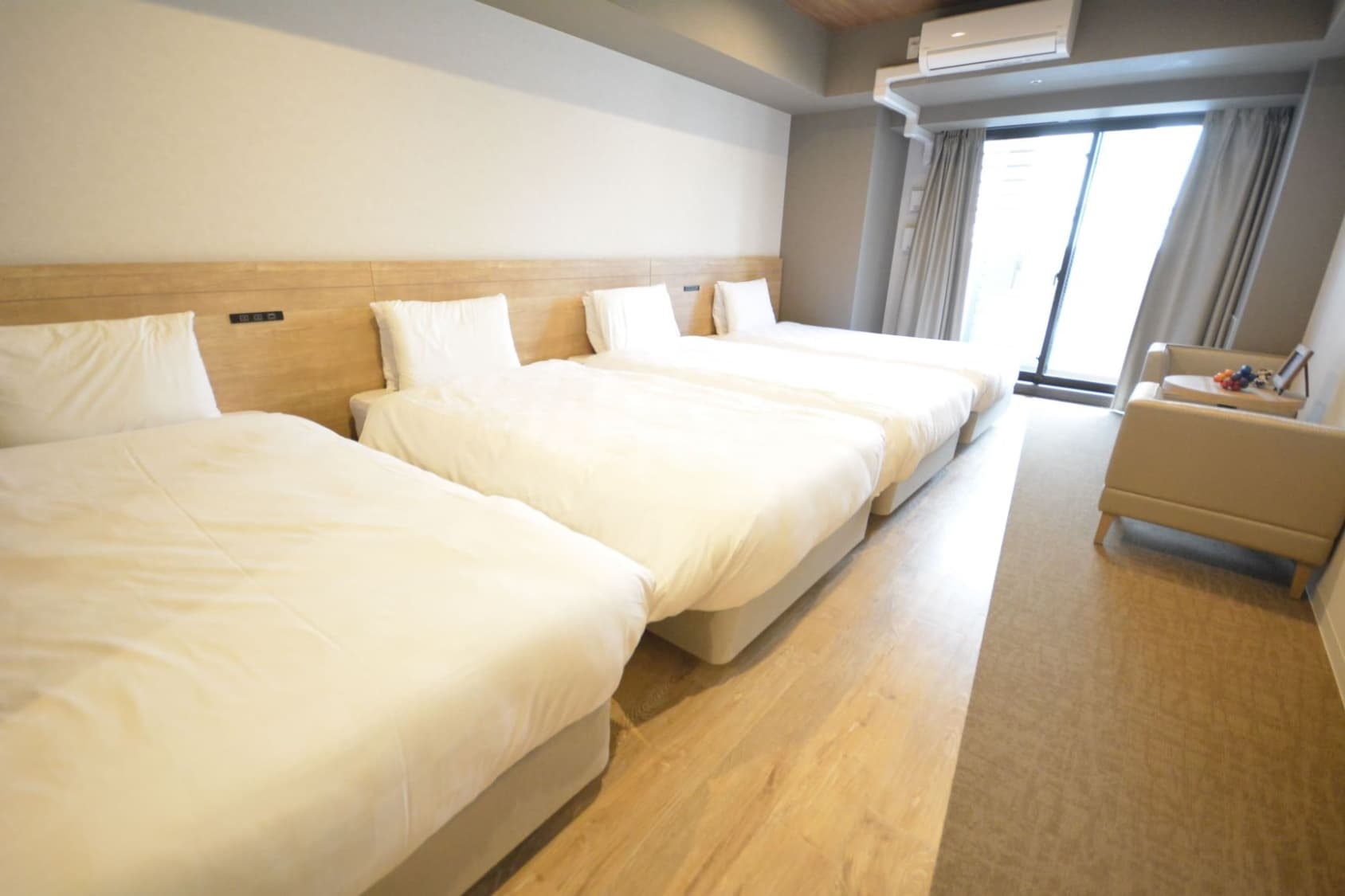 ＴＡＫＵＴＯ　ＨＯＴＥＬ　心斎橋 2