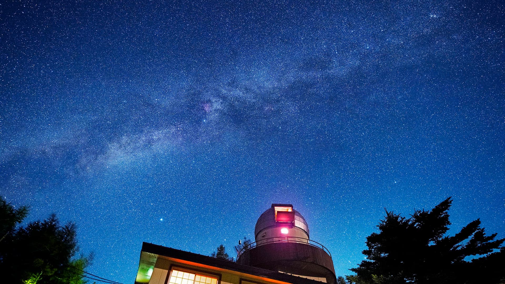 信州入笠山の宙宿（ソラヤド）　マナスル山荘天文館