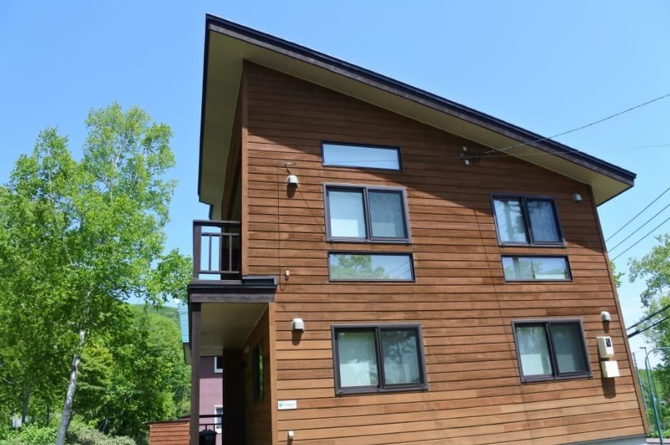 ホリデーニセコ ルビーシャレ―