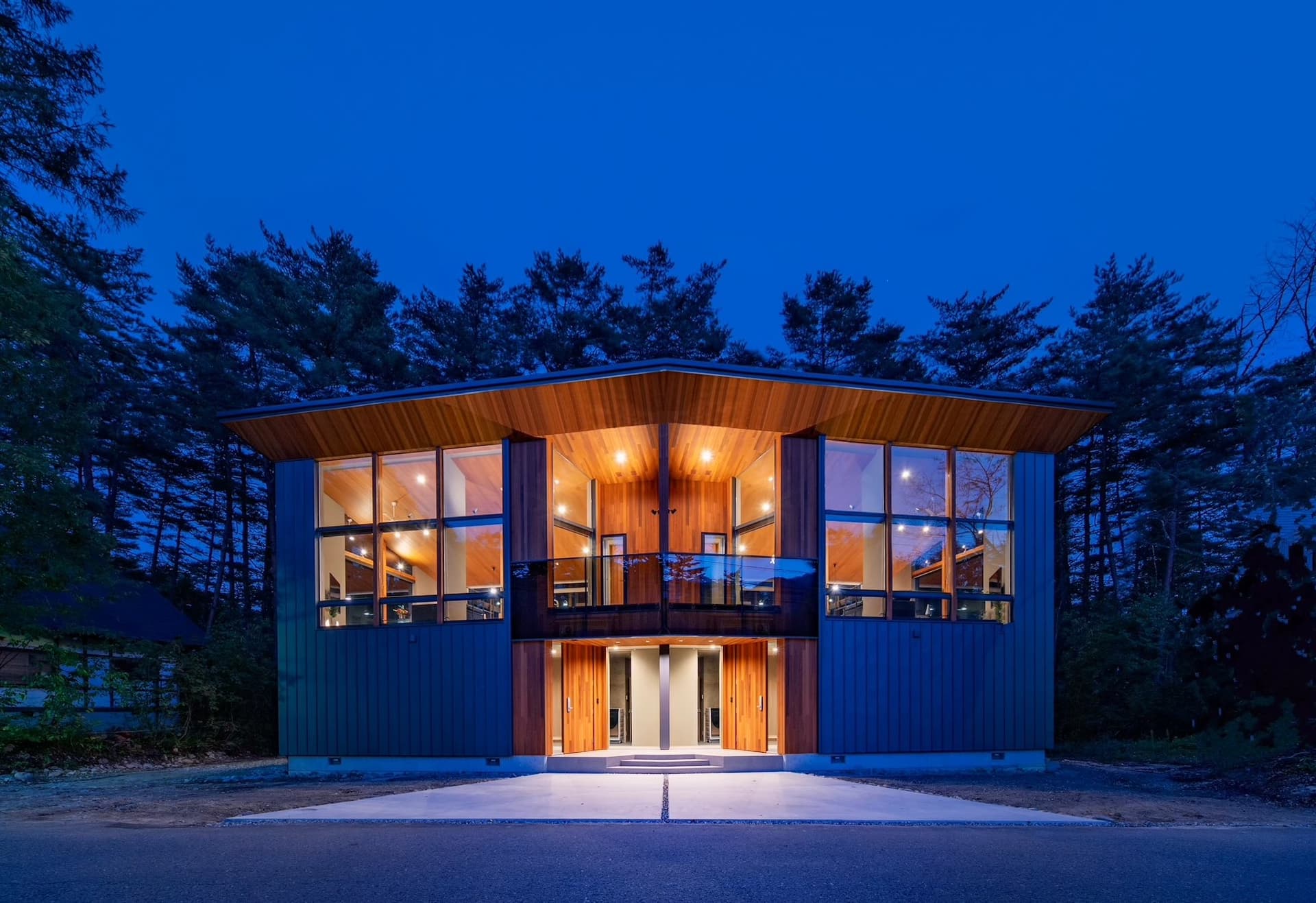 Ｈａｋｕｂａ　Ｊａｄｅ　Ｃｈａｌｅｔ