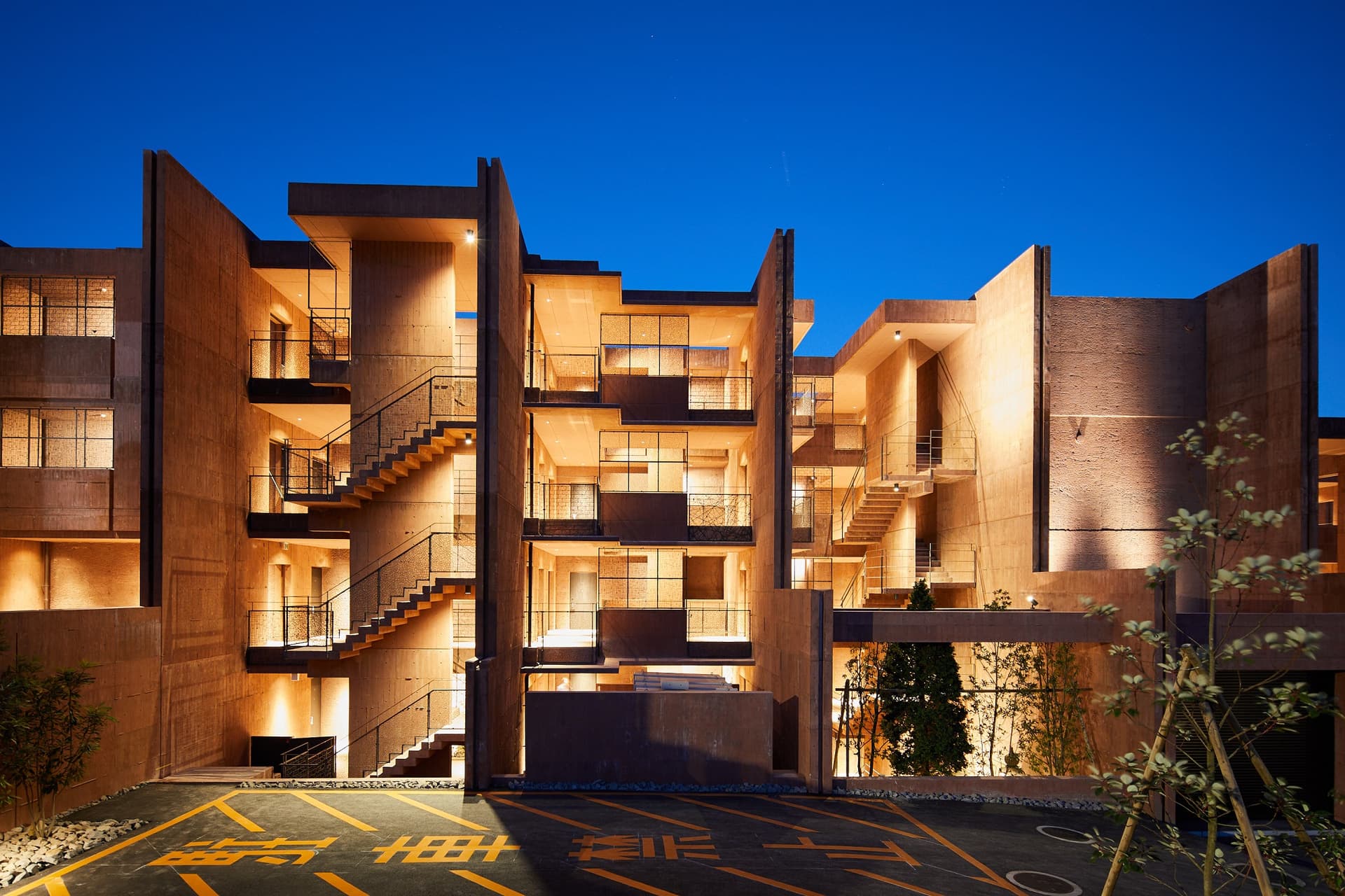 ＳＥＫＩＹＡ　ＲＥＳＯＲＴ　ＧＡＬＬＥＲＩＡ　ＭＩＤＯＢＡＲＵ