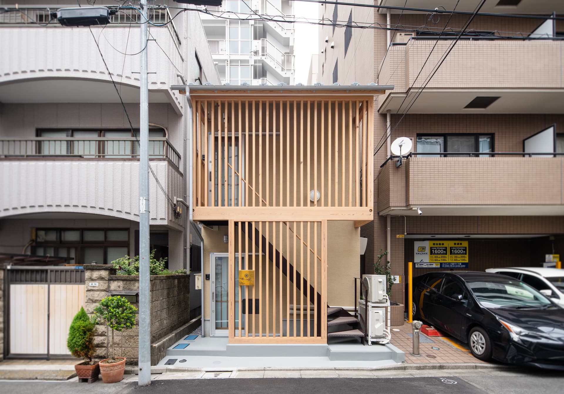 小さなホテル木の家