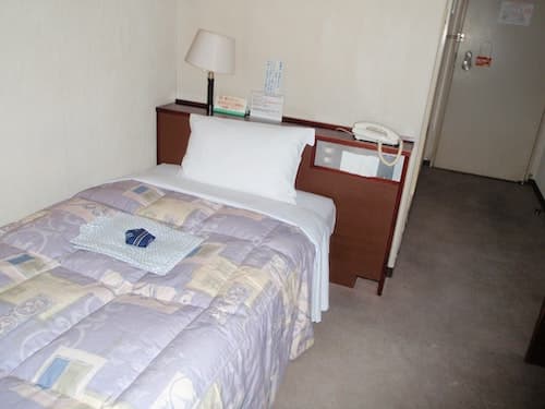 日の出ホテル ^